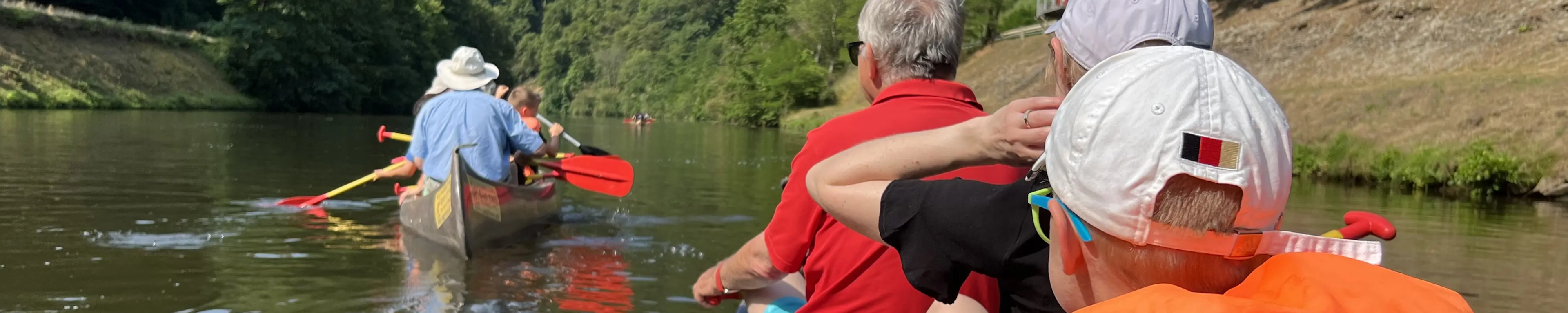 Kanufahrer auf der Lahn